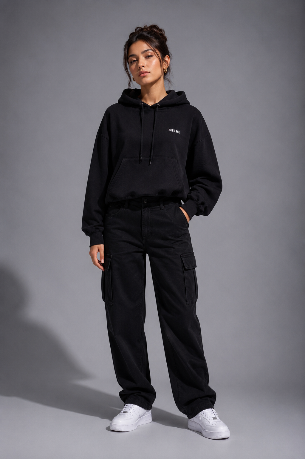 BITE ME Sudadera Negra con Capucha para mujer
