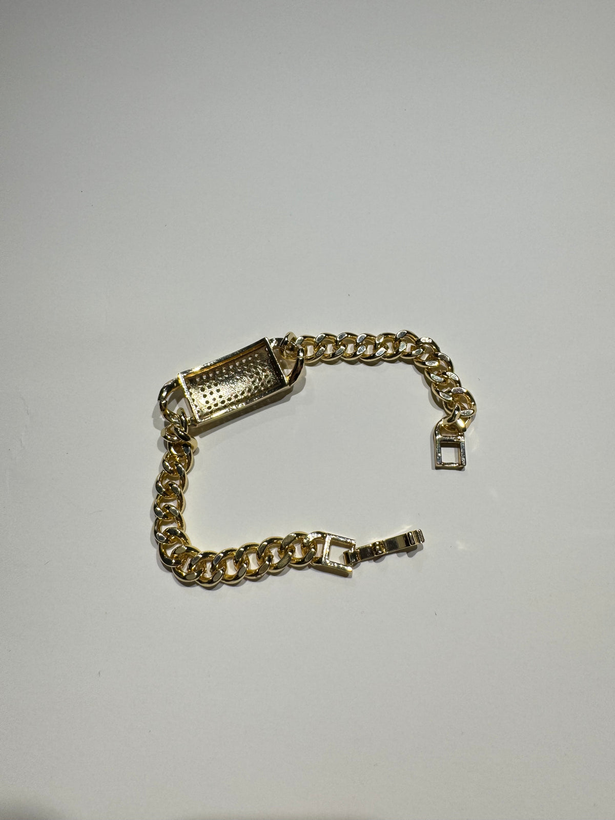 Pulso Unisex de Oro Laminado de 15.5 cm