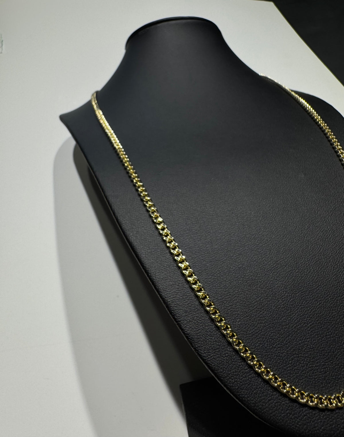 Cadena de Oro Laminado para Caballero de 61 cm
